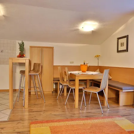 Haus Joerg شقة