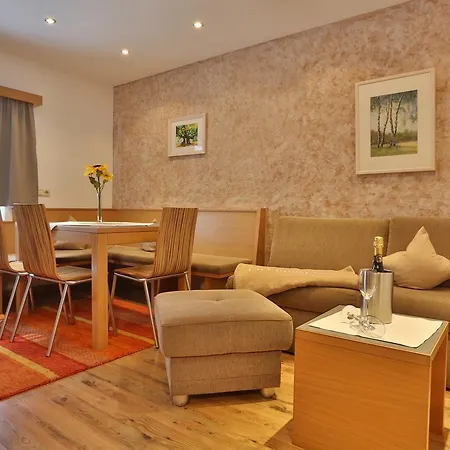 Apartmenthaus Joerg, Im Sommer Inklusive Super-Sommer-Card Серфаус
