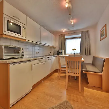 Apartmenthaus Joerg, Im Sommer Inklusive Super-Sommer-Card Серфаус