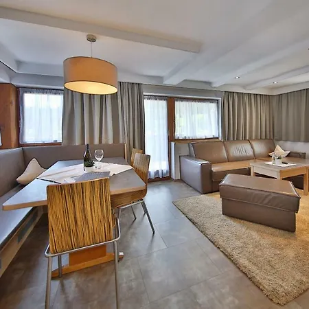 Apartmenthaus Joerg, Im Sommer Inklusive Super-Sommer-Card Апартаменты Серфаус