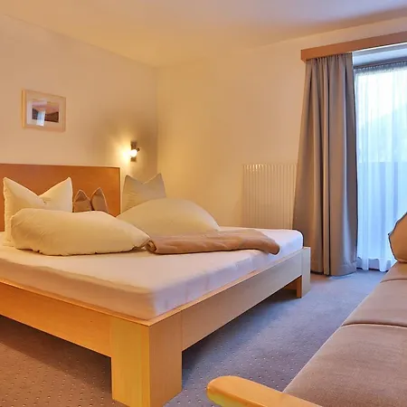 Apartmenthaus Joerg Lägenhet Serfaus